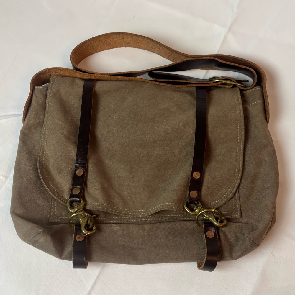 The North End Bag Co Messenger Bag Beige Waxed Canvas Made In Va Beach